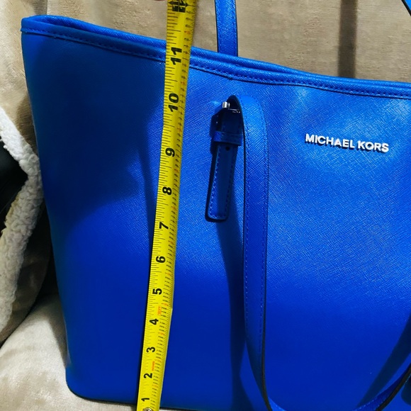 Michael Kors Large Jet Set Bag/Tote in Cobalt Blue. EUC. Original dust bag. - Picture 11 of 15
